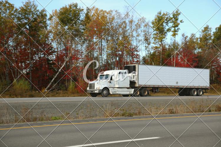 公路容器成品货车运输海上运输拖车摄影运输工业货运